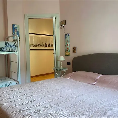 דירה A Due Passi Dal Mare / Parcheggio Privato, Ampio Fino A 8 Persone פורטו ונרה