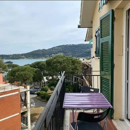 A Due Passi Dal Mare / Parcheggio Privato, Ampio Fino A 8 Persone شقة