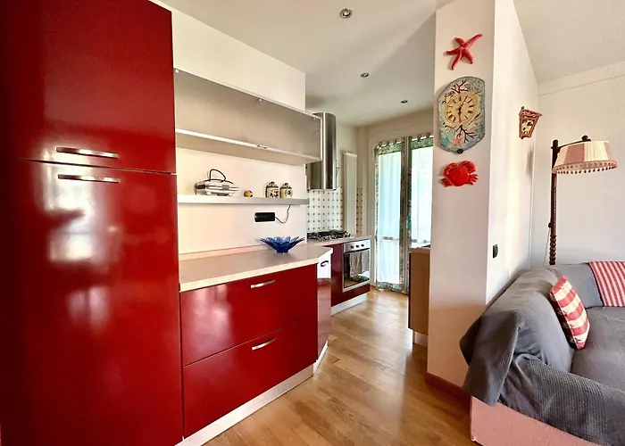 A Due Passi Dal Mare / Parcheggio Privato, Ampio Fino A 8 Persone *