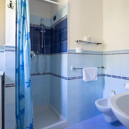 A Due Passi Dal Mare / Parcheggio Privato, Ampio Fino A 8 Persone Apartment
