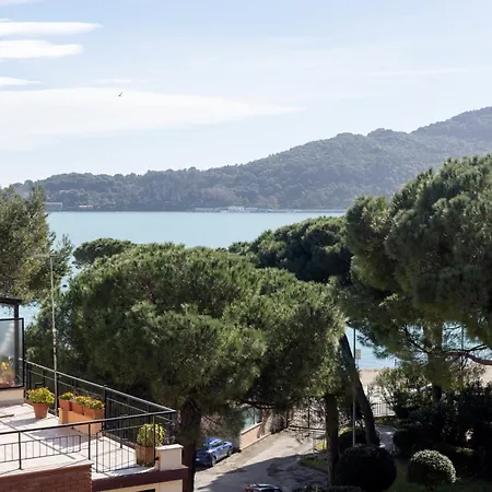 Apartment A Due Passi Dal Mare / Parcheggio Privato, Ampio Fino A 8 Persone *