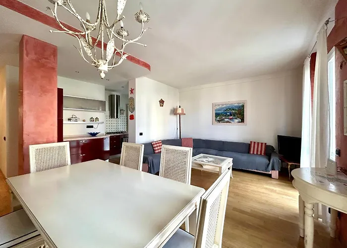Appartement A Due Passi Dal Mare / Parcheggio Privato, Ampio Fino A 8 Persone