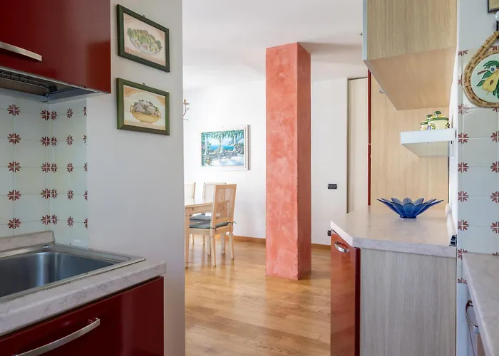 A Due Passi Dal Mare / Parcheggio Privato, Ampio Fino A 8 Persone