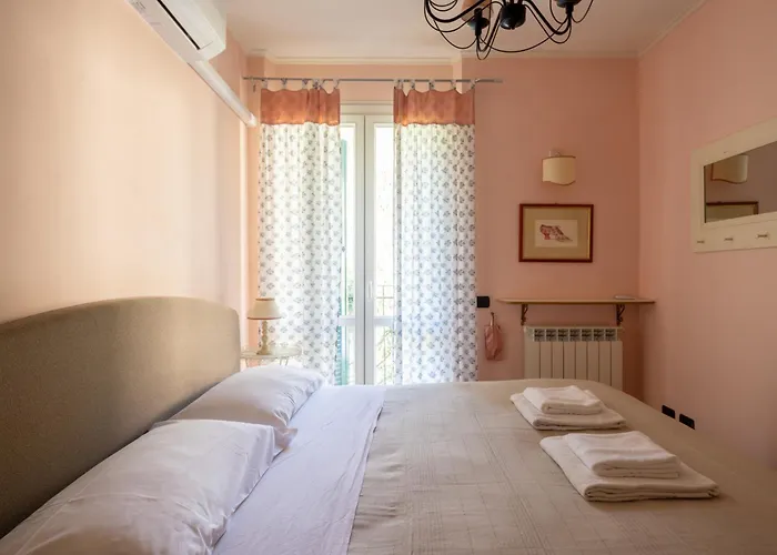 A Due Passi Dal Mare / Parcheggio Privato, Ampio Fino A 8 Persone Lägenhet